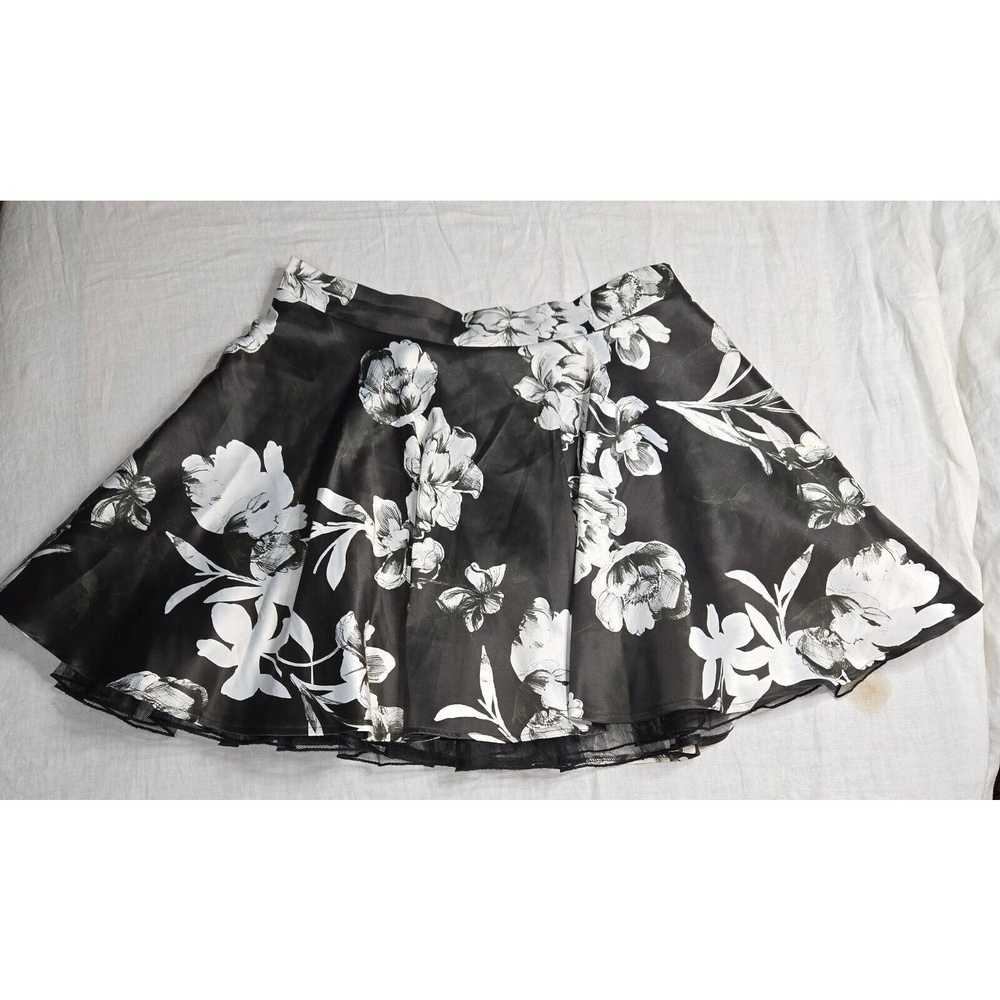 City Studio Skirt 13 Tulle Lined Black Floral Short Skater Flare 32" W x 18" L - Picture 9 of 16